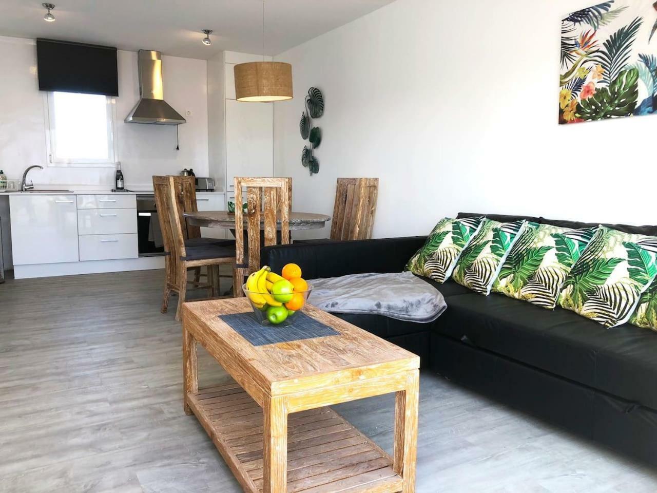 דירות קוסטה טגוויסה Sea Breeze With Shared Pool And Near The Beach מראה חיצוני תמונה